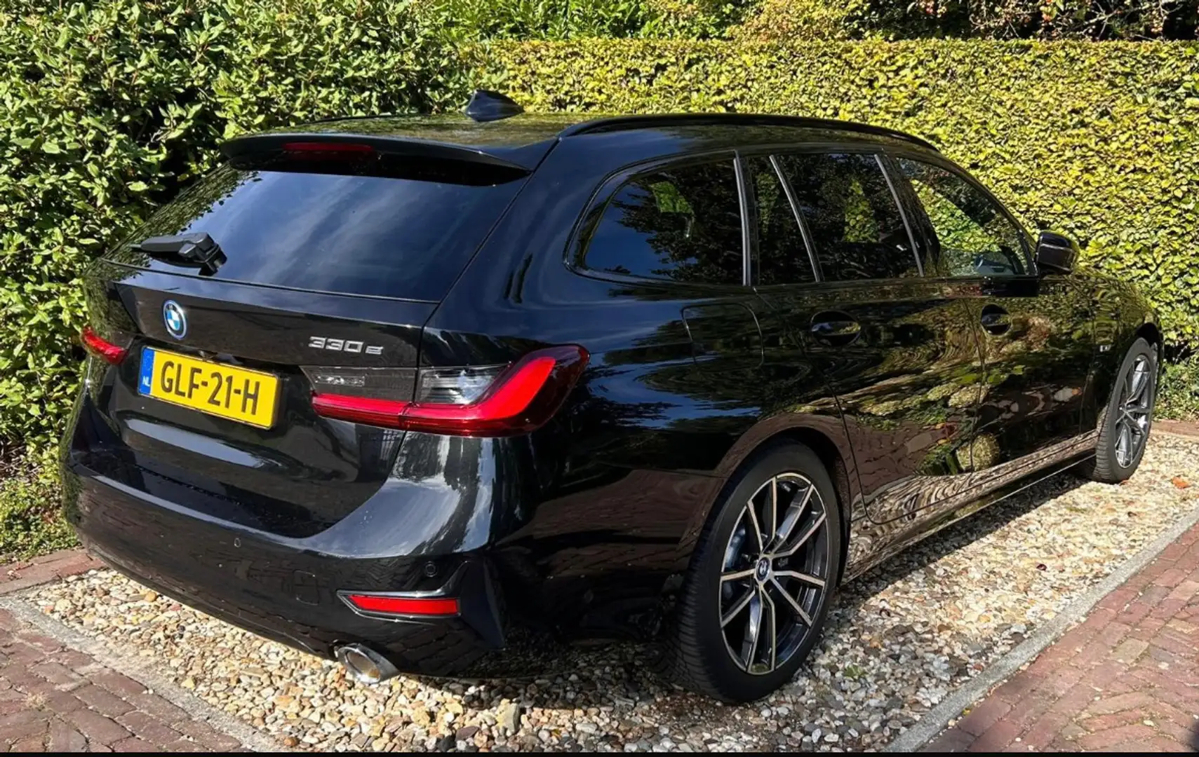 BMW 330 Touring Sport Line Laser, Head Up, ACC,  Trekaak Zwart - 2