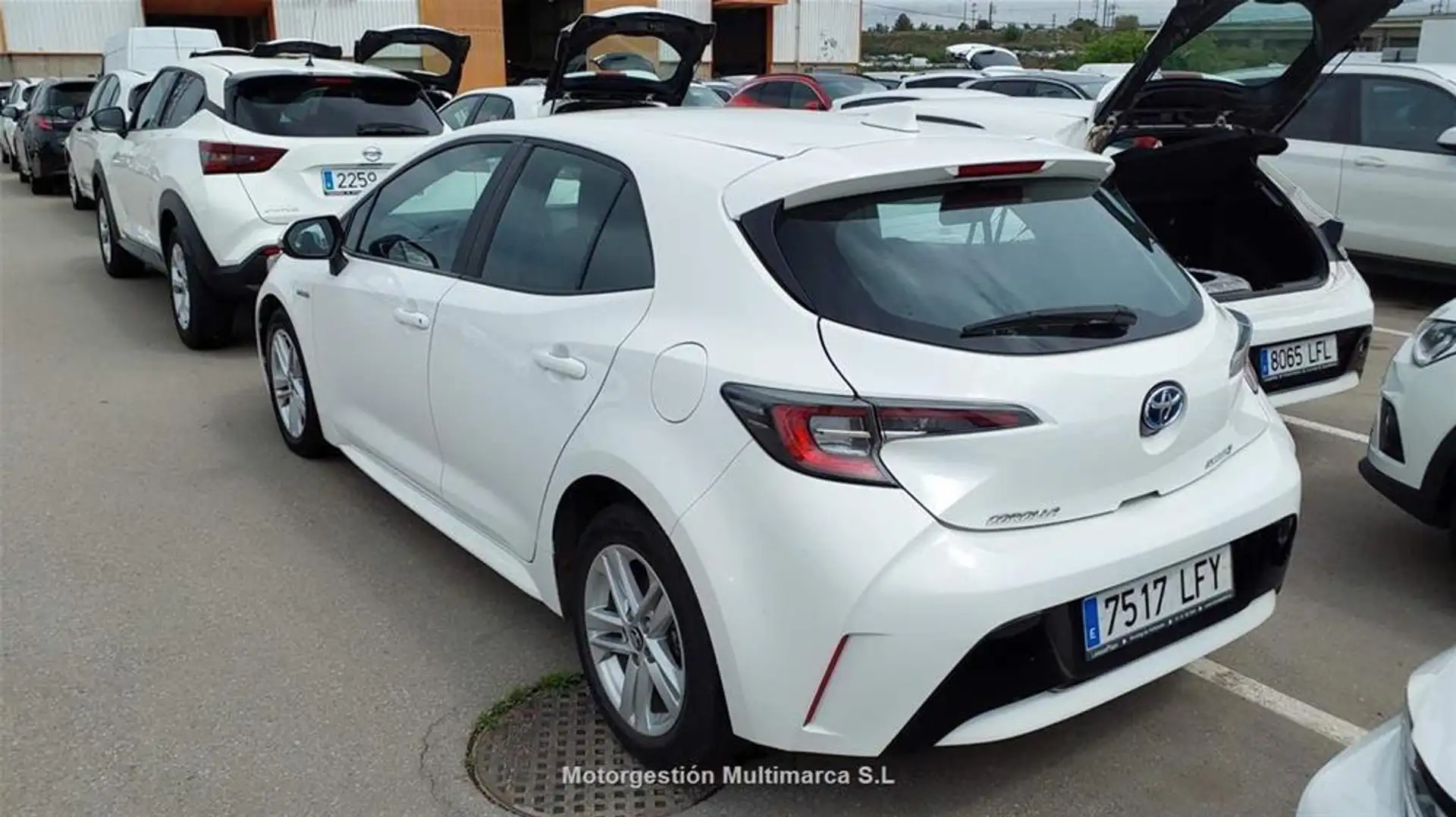 Toyota Corolla 1.8 125H ACTIVE E-CVT - 2