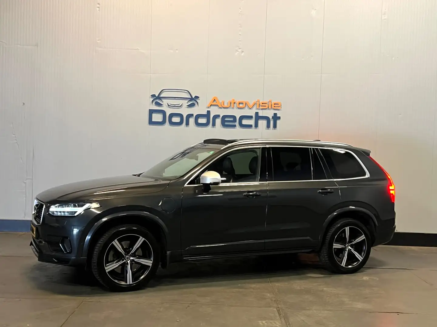 Volvo XC90 2.0 T8 Twin Engine AWD Inscription R-DESIGN|7Pers| Grijs - 1