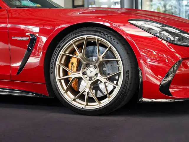 Mercedes-Benz Amg GT view 2