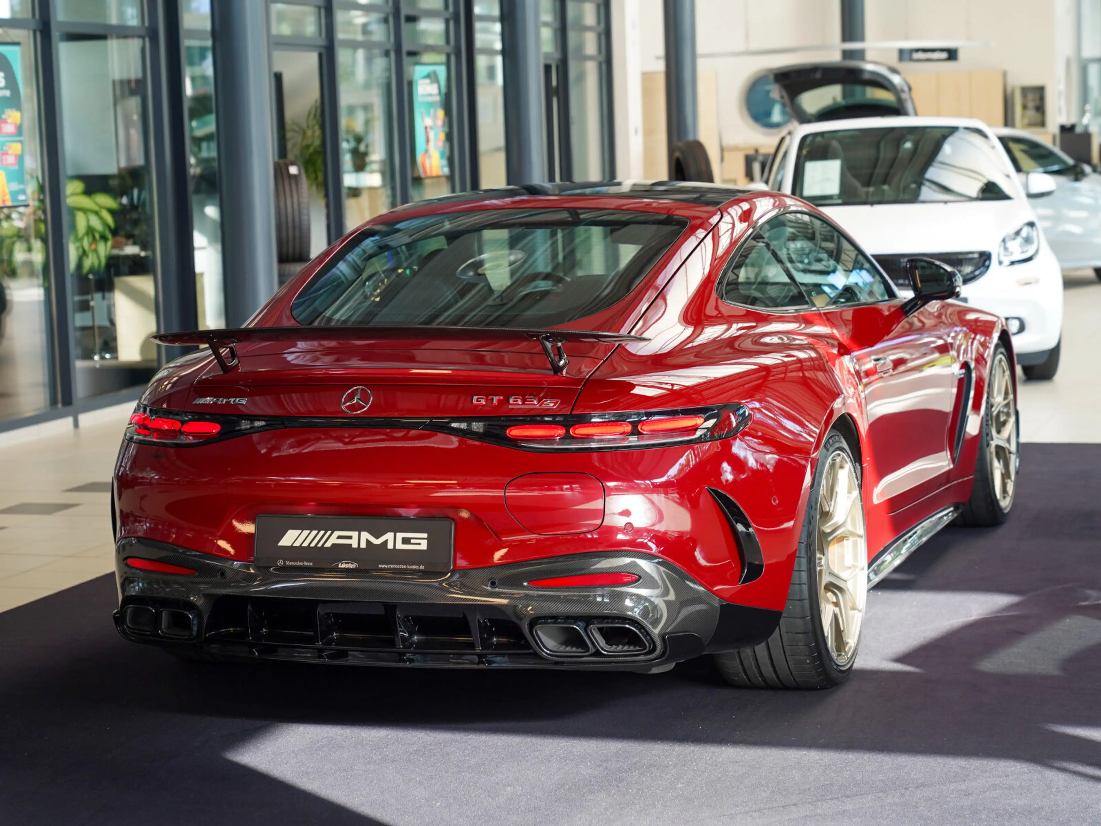Mercedes-Benz AMG GT AMG GT 63 S E PERFORMANCE Carbon Lift techgold — photo 3