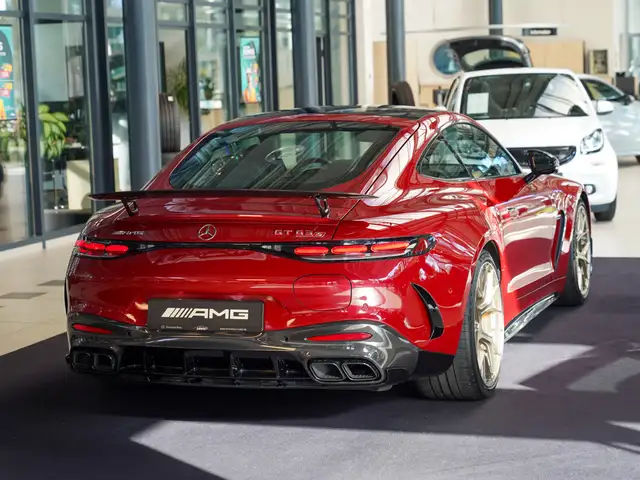 Mercedes-Benz Amg GT view 3