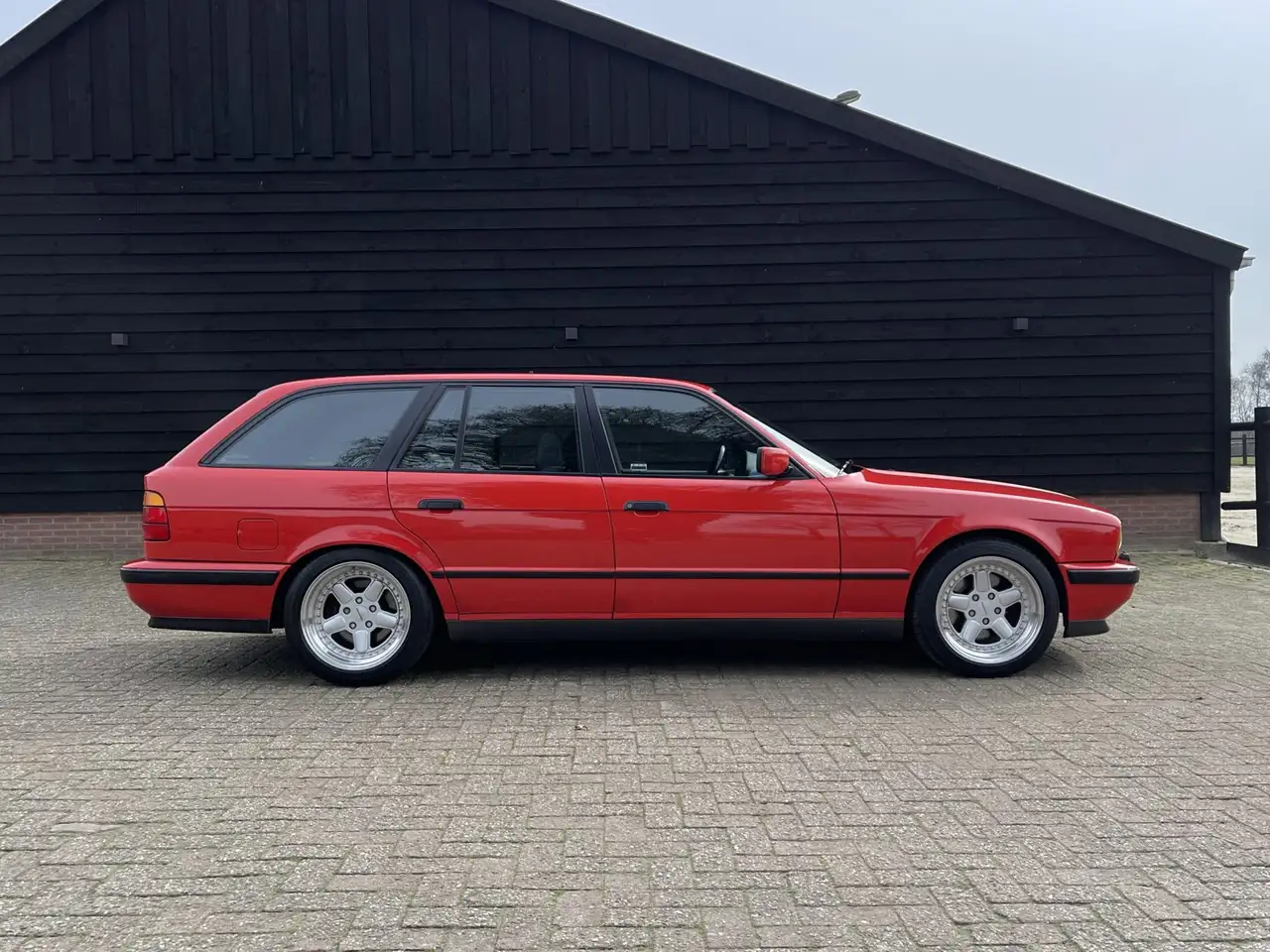 BMW M5 Touring E34 Mugello Red, foto 7