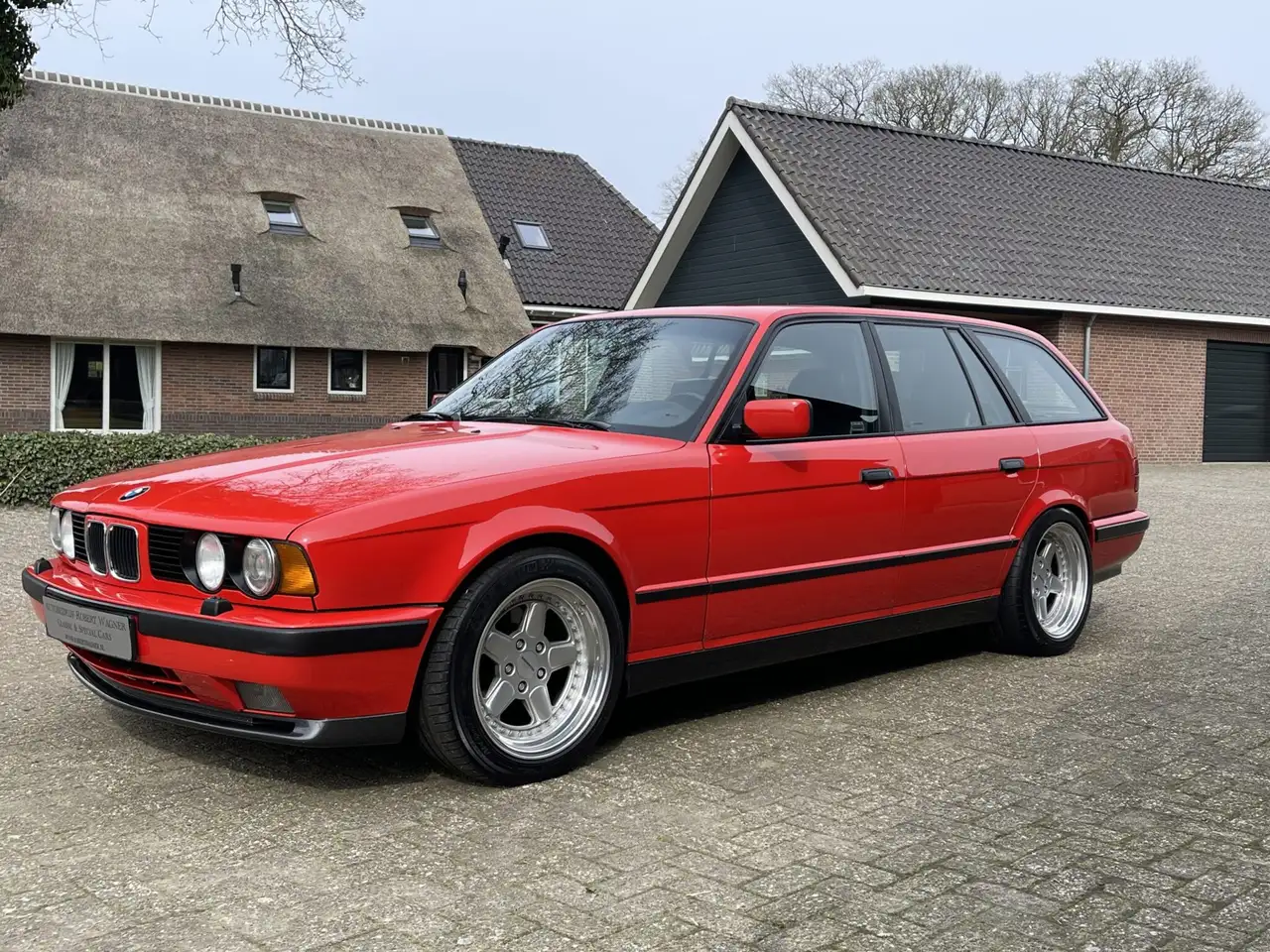 BMW M5 Touring E34 Mugello Red, foto 3