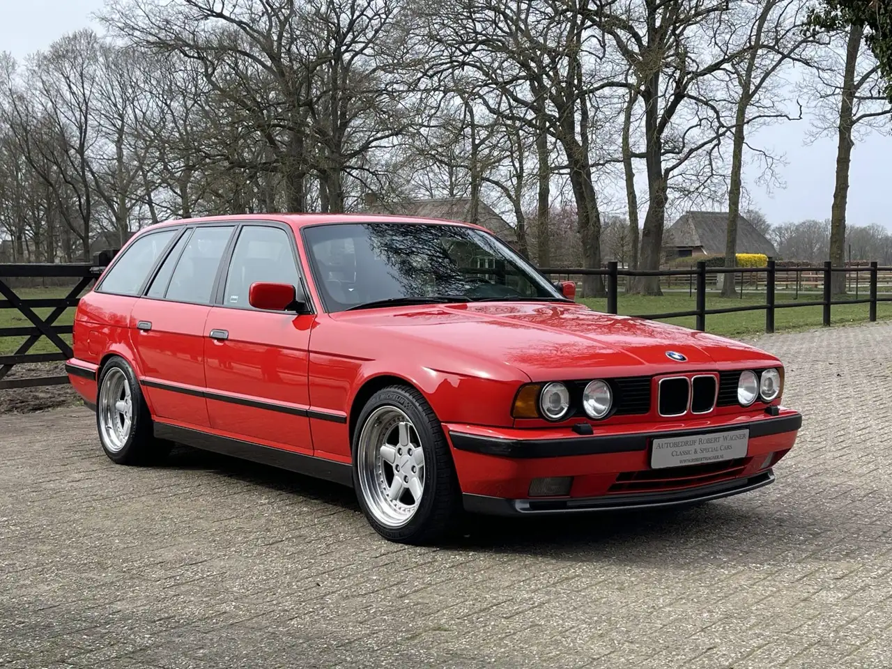 BMW M5 Touring E34 Mugello Red, foto 4
