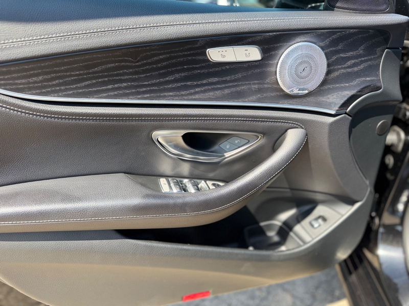 Mercedes-Benz E 400 d 4Matic AMG Line — photo 13