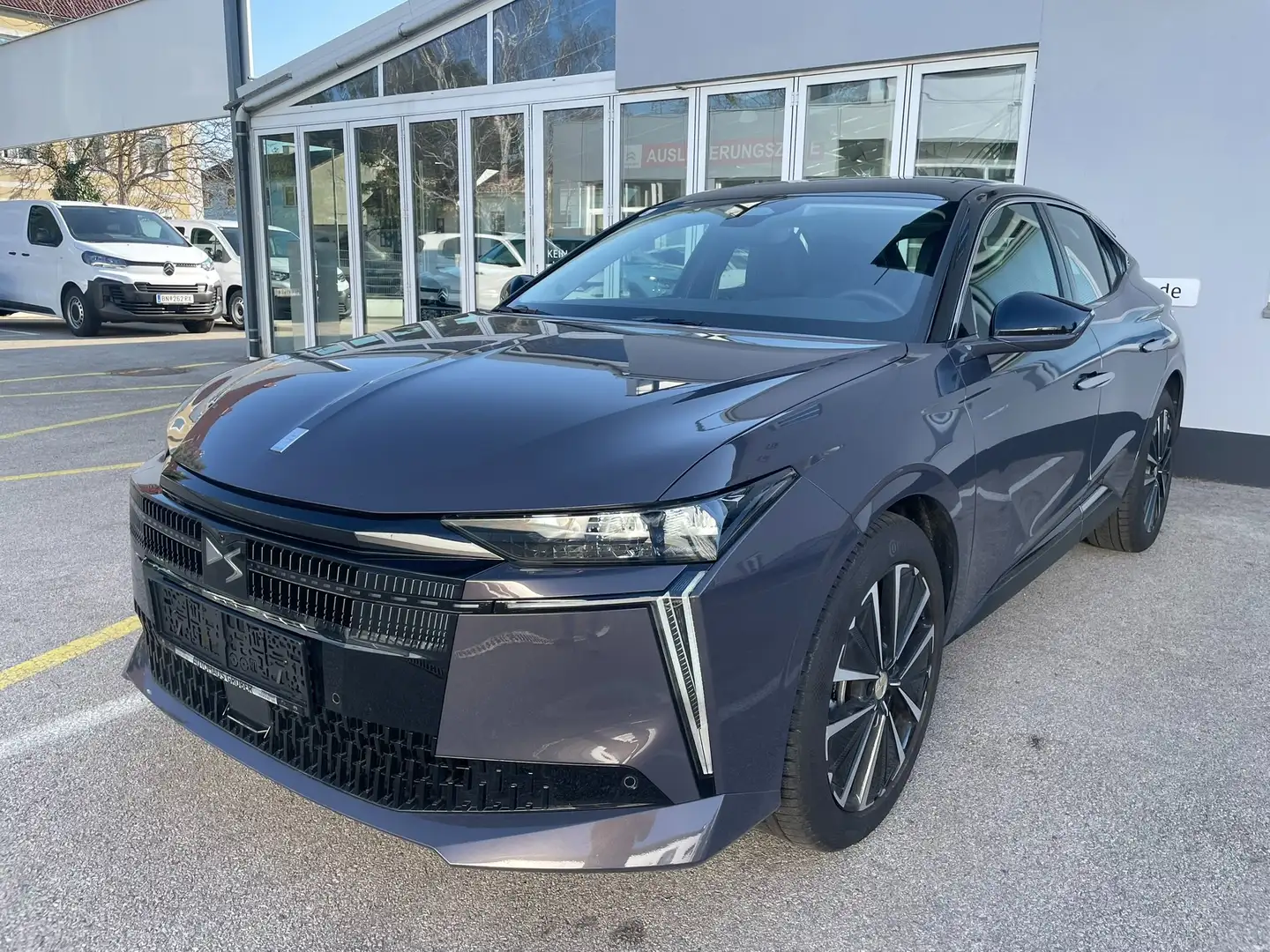 DS Automobiles N°4 E-TENSE Jules Verne Violett - 1