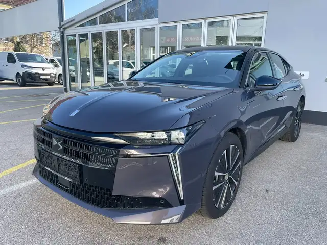 DS Automobiles N°4 E-TENSE Jules Verne