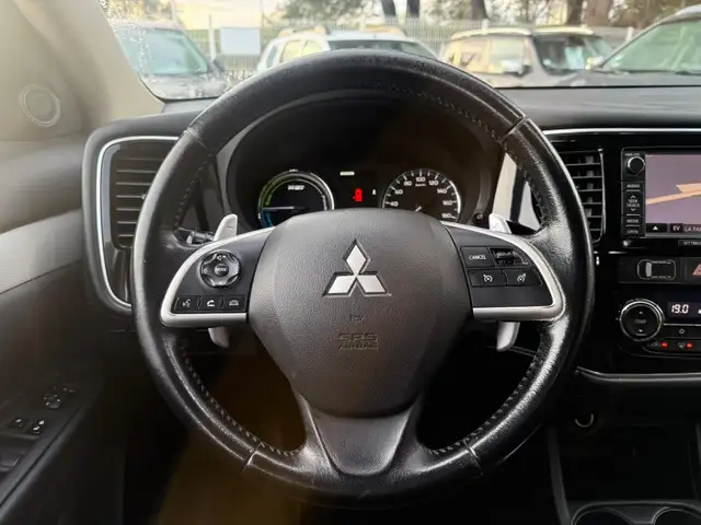 Mitsubishi Outlander view 6