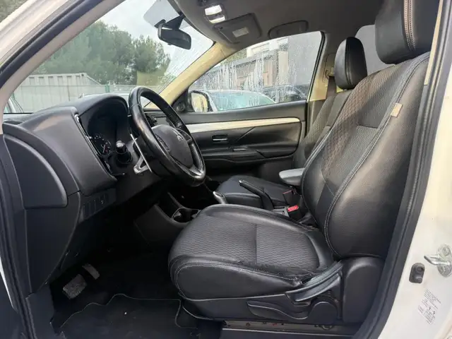 Mitsubishi Outlander view 7