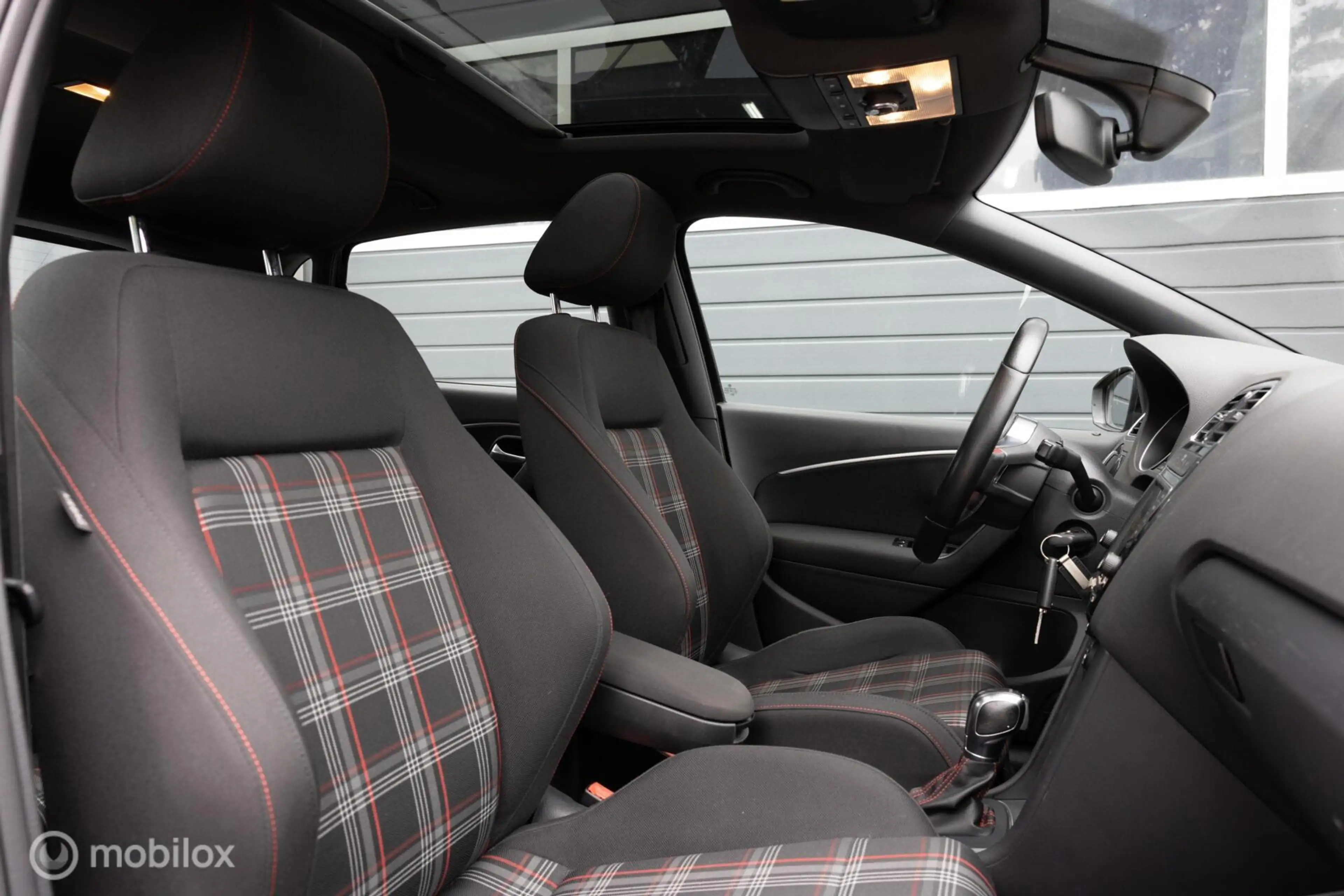 Volkswagen Polo GTI 1.8 TSI LED Pano Clima NL AUTO Navi 5drs — photo 33