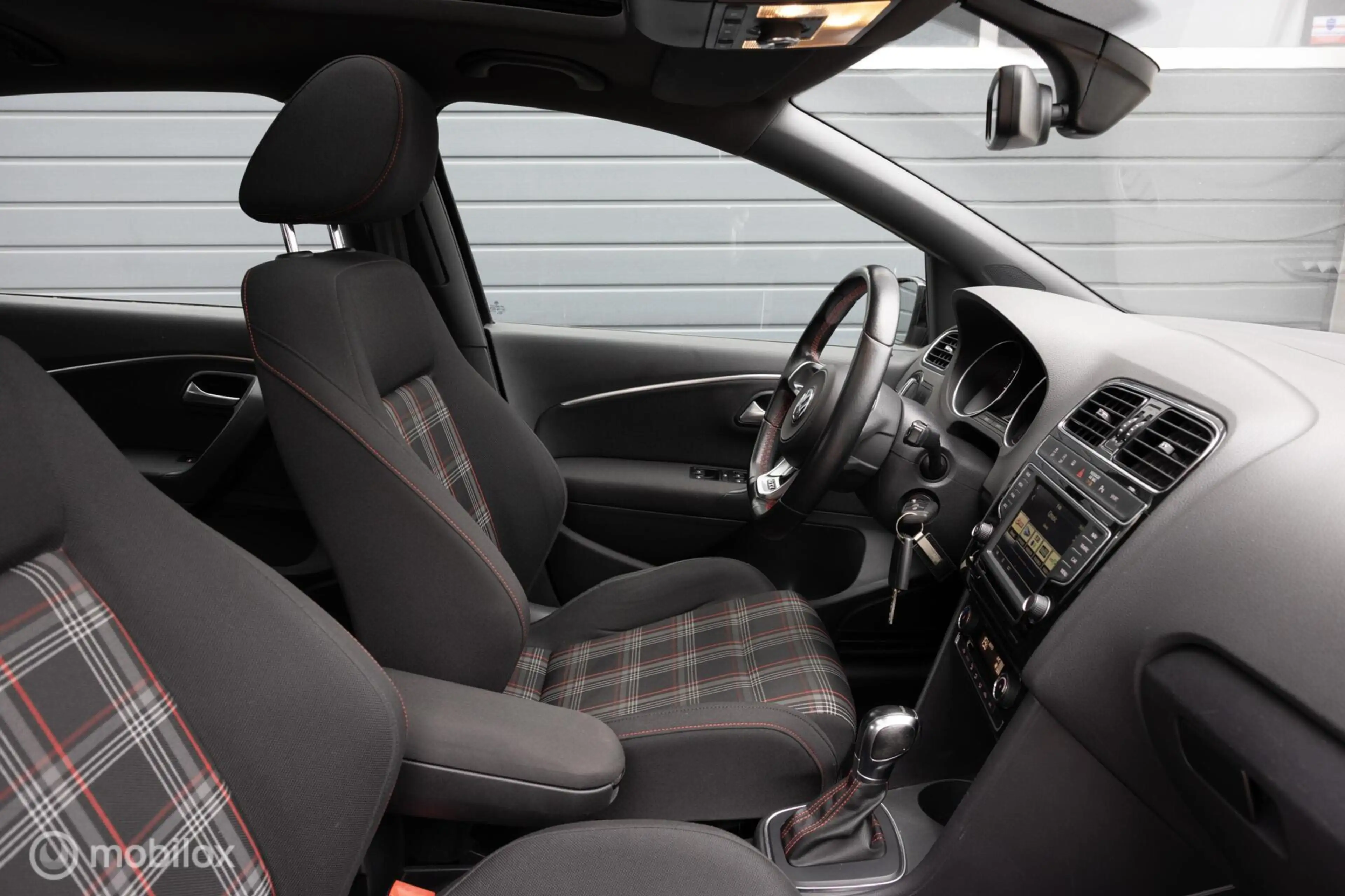 Volkswagen Polo GTI 1.8 TSI LED Pano Clima NL AUTO Navi 5drs — photo 34