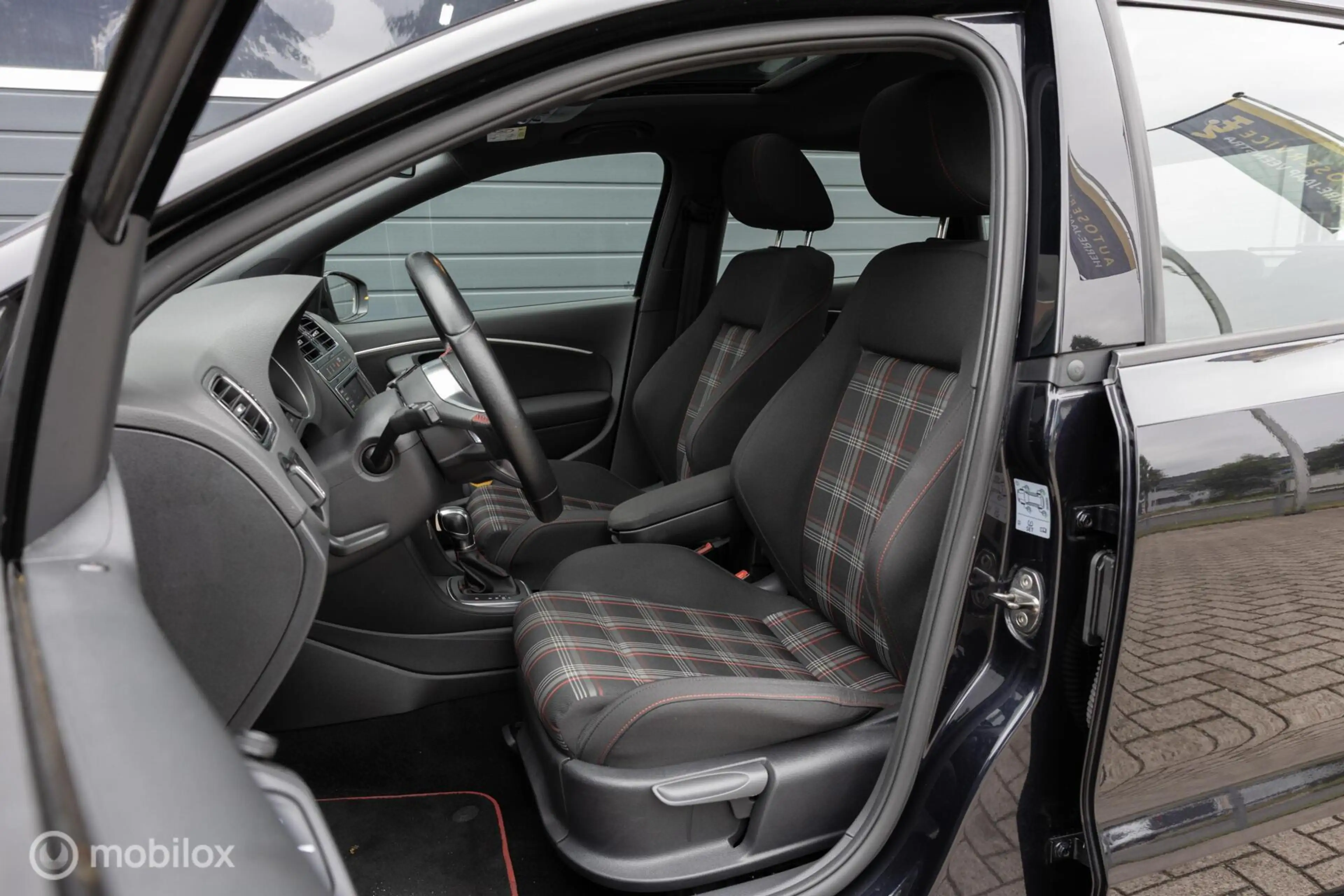 Volkswagen Polo GTI 1.8 TSI LED Pano Clima NL AUTO Navi 5drs — photo 12