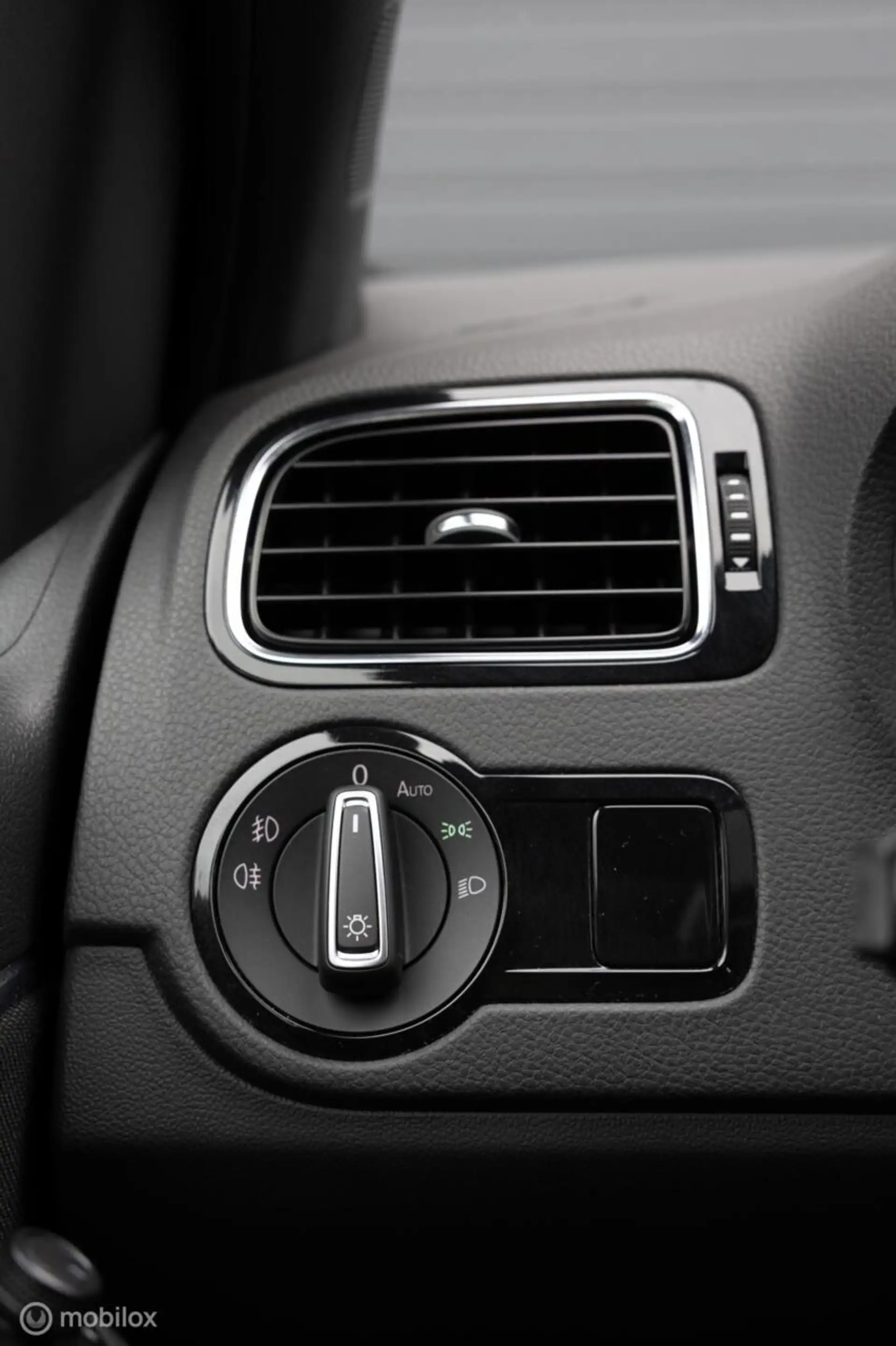 Volkswagen Polo GTI 1.8 TSI LED Pano Clima NL AUTO Navi 5drs — photo 17