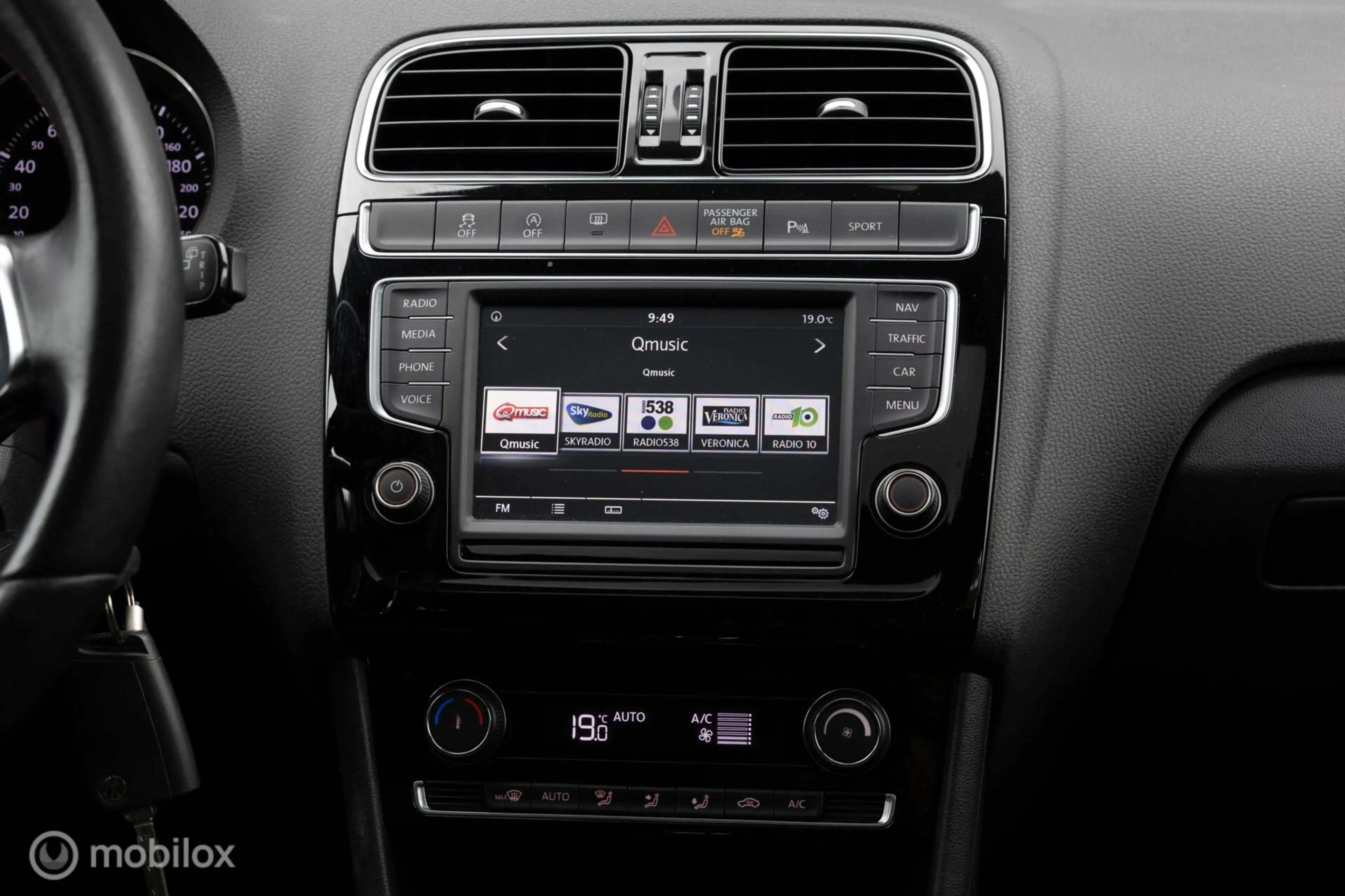 Volkswagen Polo GTI 1.8 TSI LED Pano Clima NL AUTO Navi 5drs — photo 29