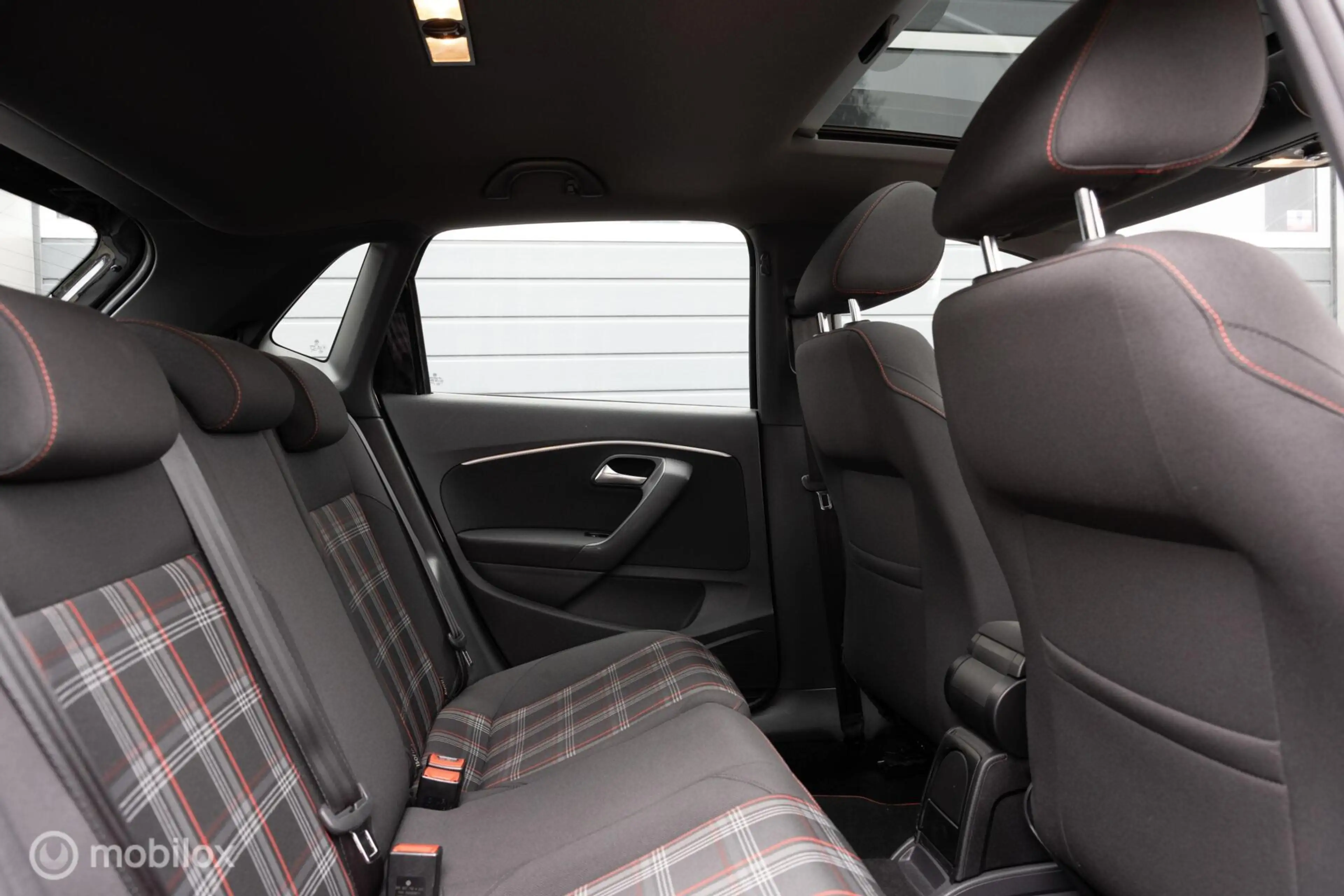 Volkswagen Polo GTI 1.8 TSI LED Pano Clima NL AUTO Navi 5drs — photo 32