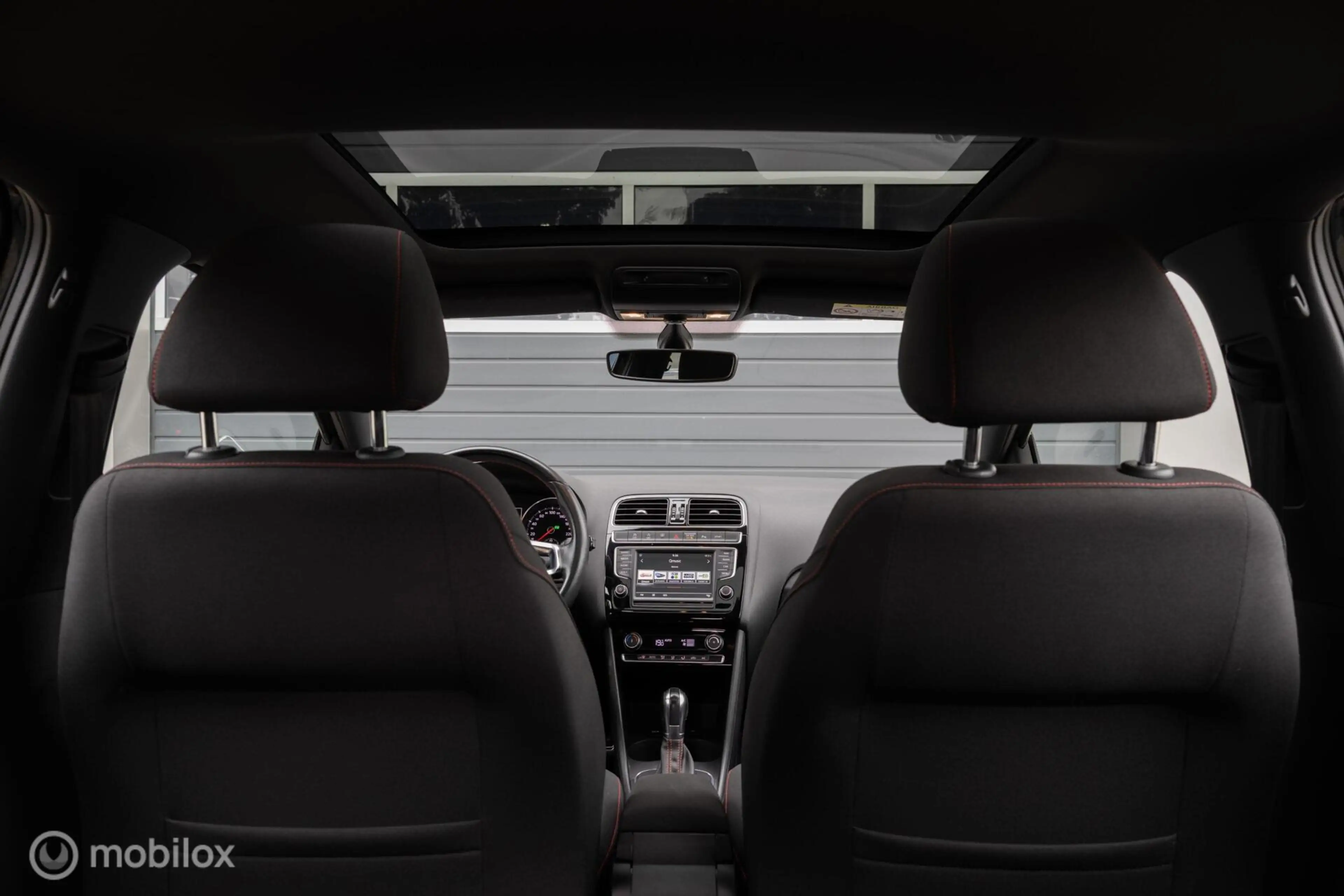 Volkswagen Polo GTI 1.8 TSI LED Pano Clima NL AUTO Navi 5drs — photo 40
