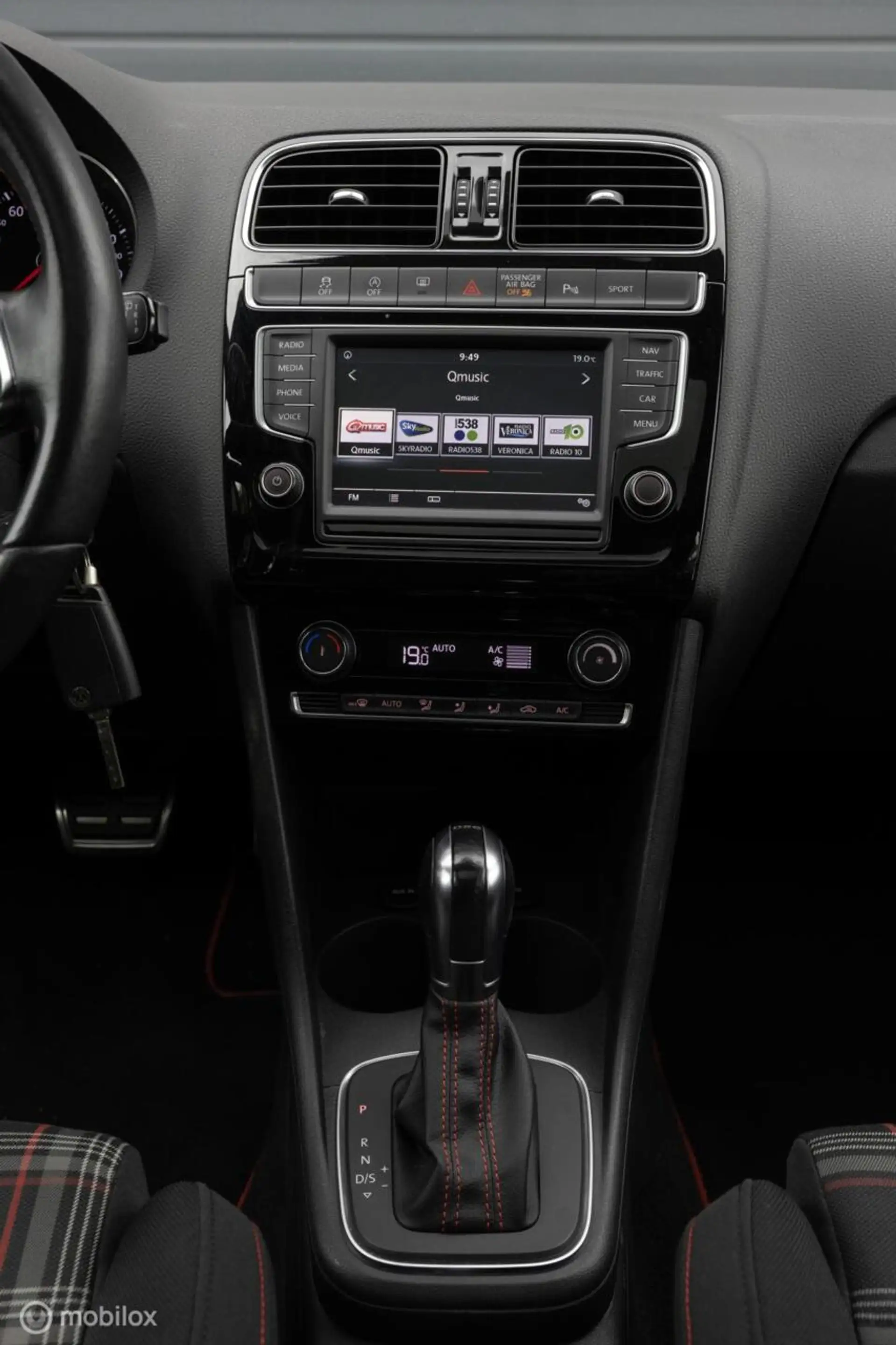Volkswagen Polo GTI 1.8 TSI LED Pano Clima NL AUTO Navi 5drs — photo 30