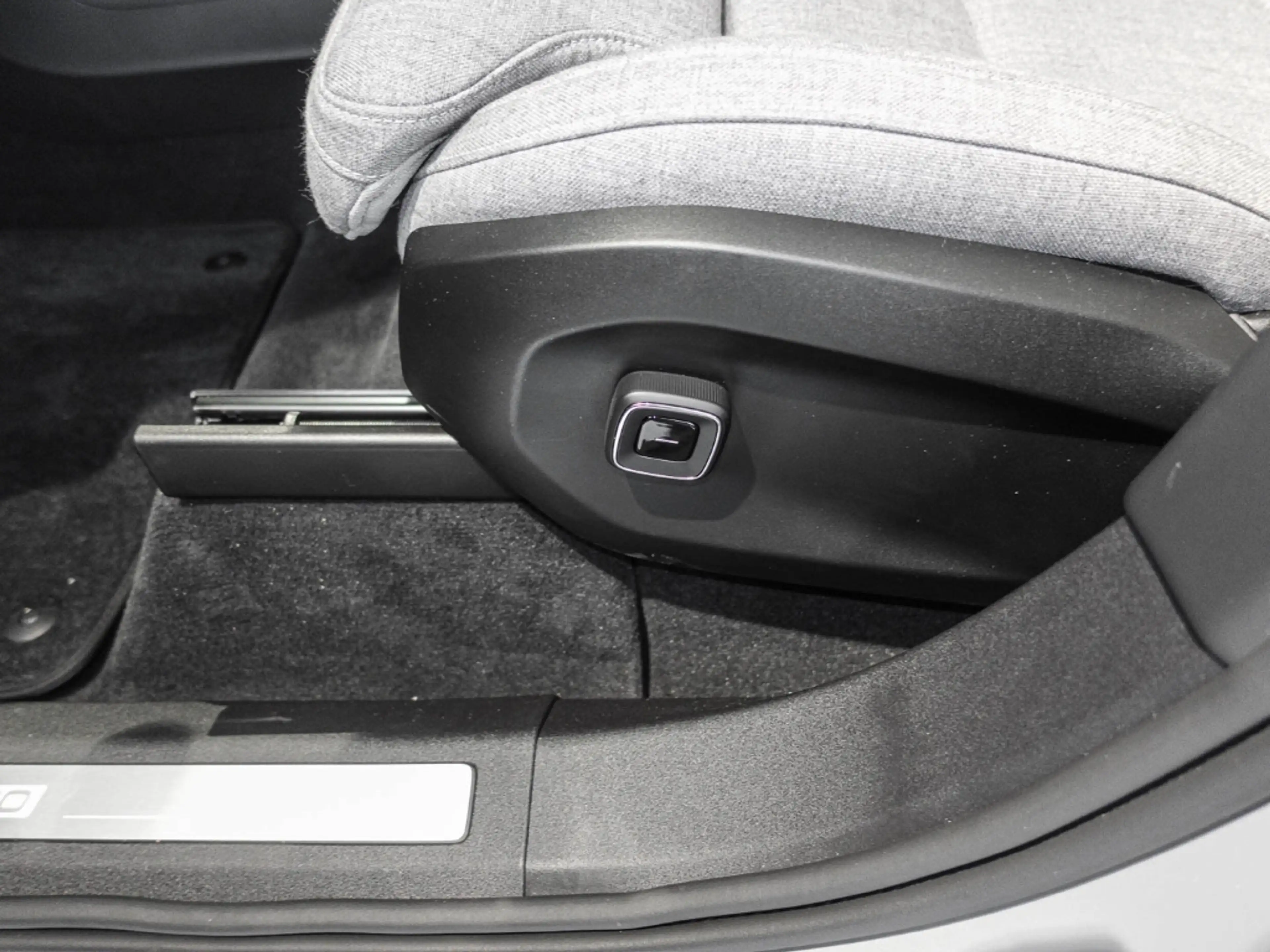 Volvo EX90 Ultra Pure Electric AWD Twin Motor 7-Sitzer Winter — photo 13