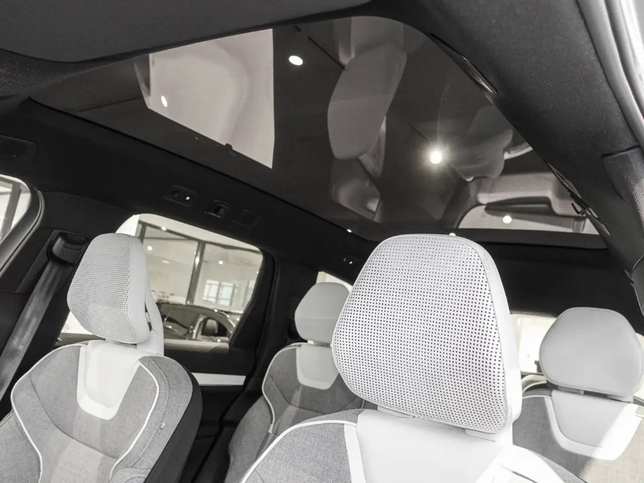 Volvo EX90 2026
