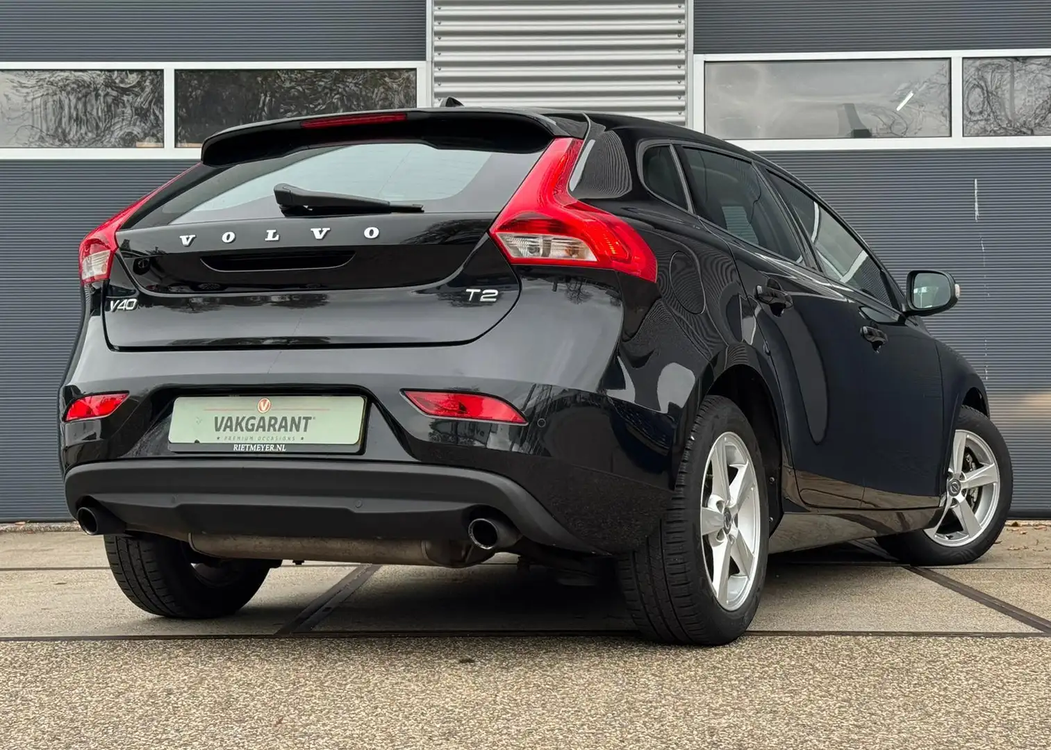Volvo V40 1.6 T2 Kinetic Noir - 2