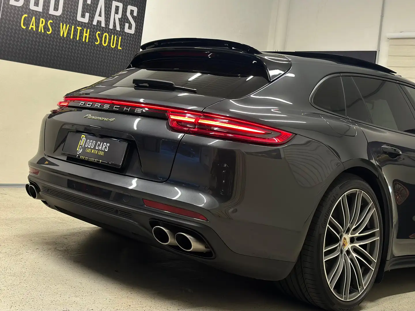 Porsche Panamera 4 E-Hybrid Edition Grau - 2