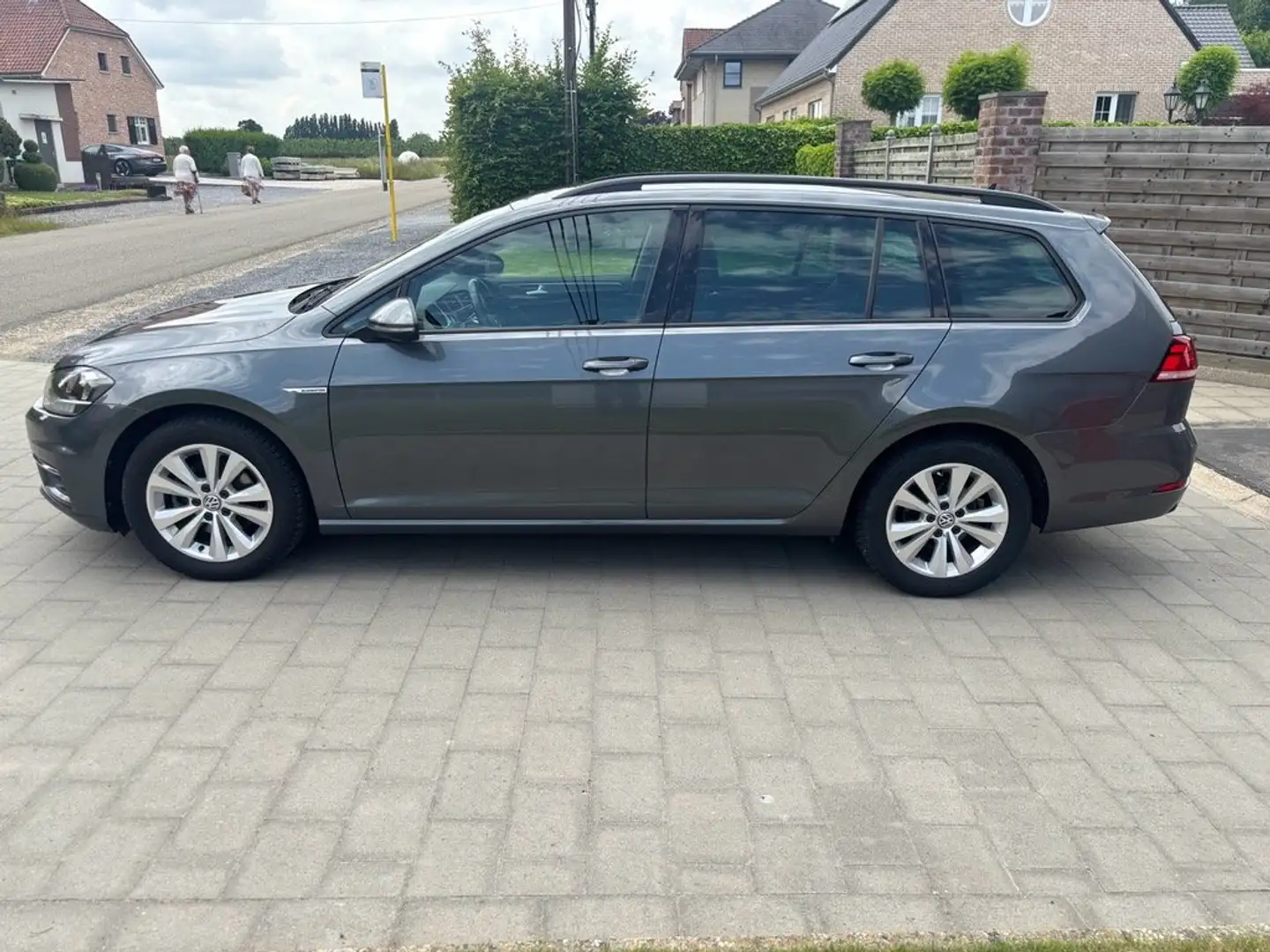 Volkswagen Golf Variant 12 maanden GARANTIE Golf Variant 1.5 TGI DSG Comf Grijs - 2