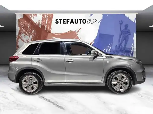 Suzuki Vitara view 3