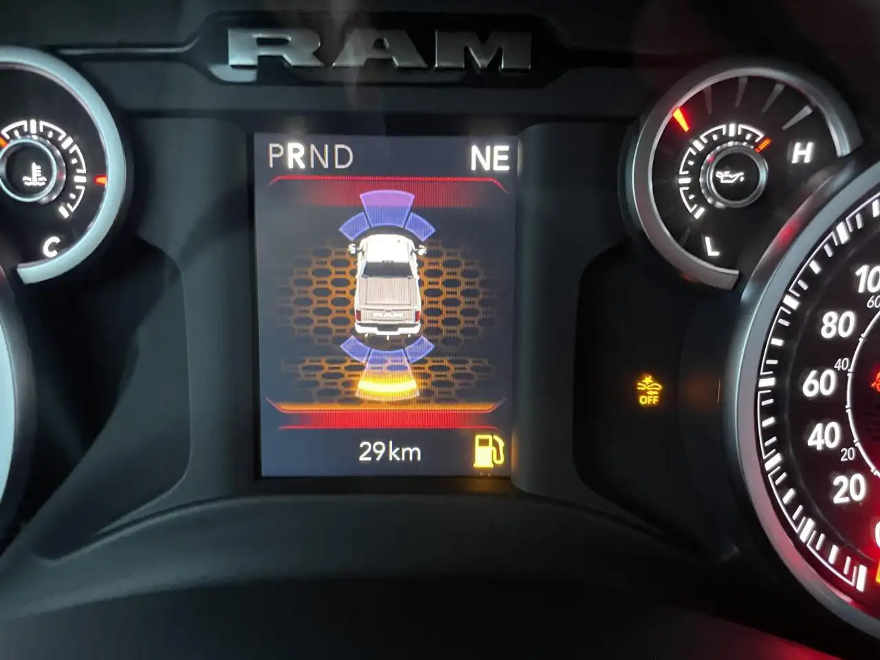 RAM 3500 снимка RAM 3500