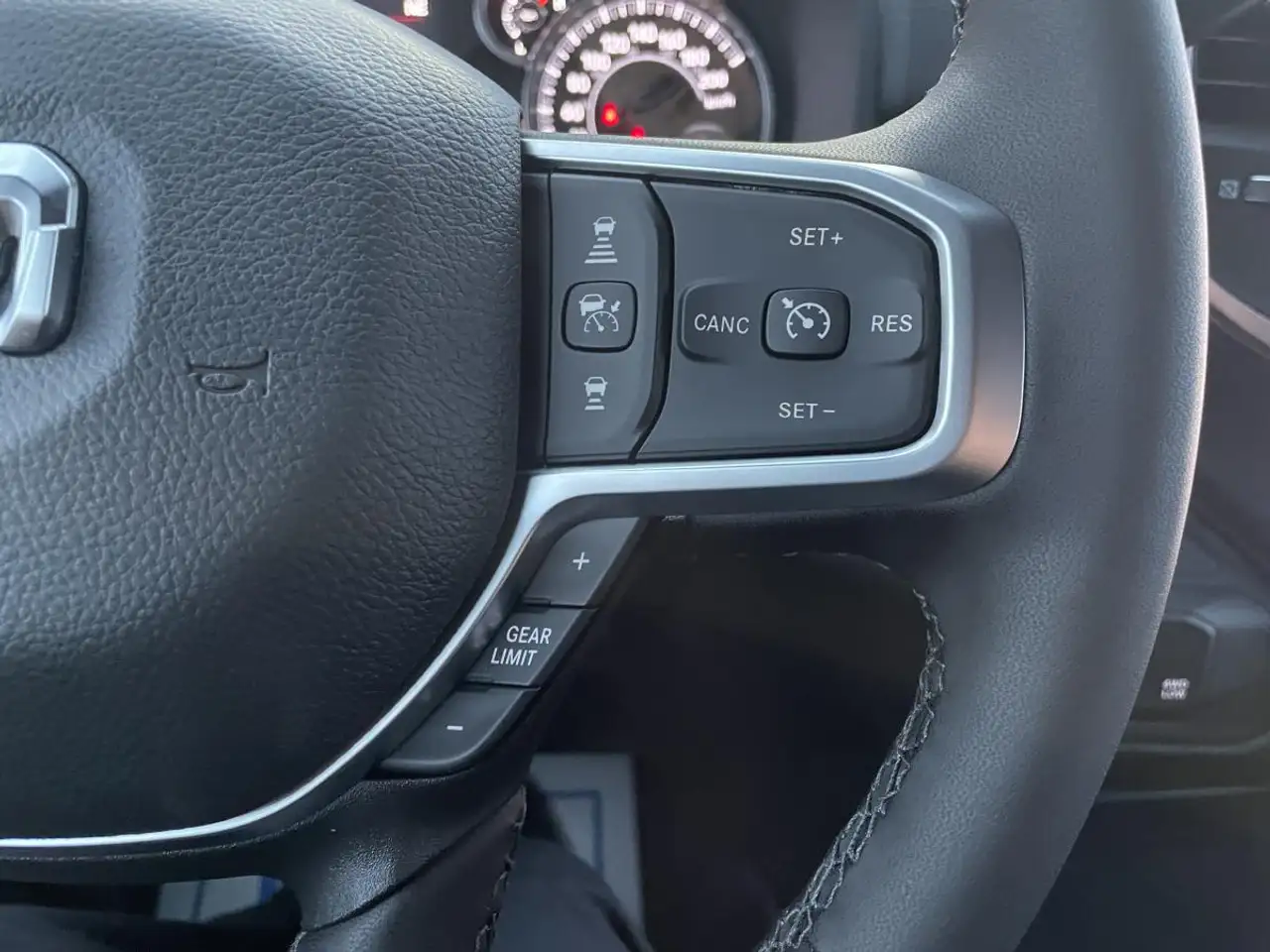 RAM 3500 снимка RAM 3500