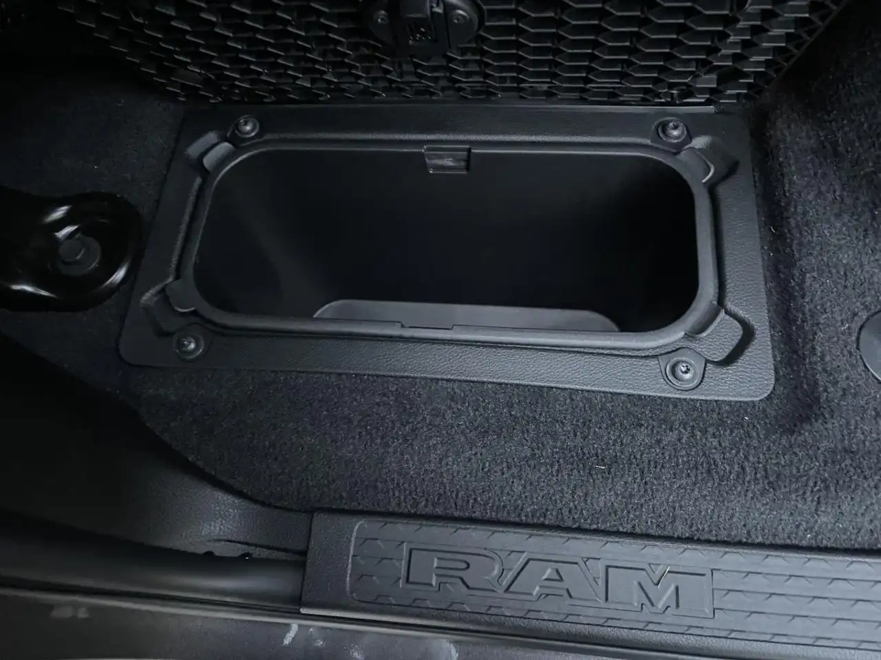 RAM 3500 снимка RAM 3500
