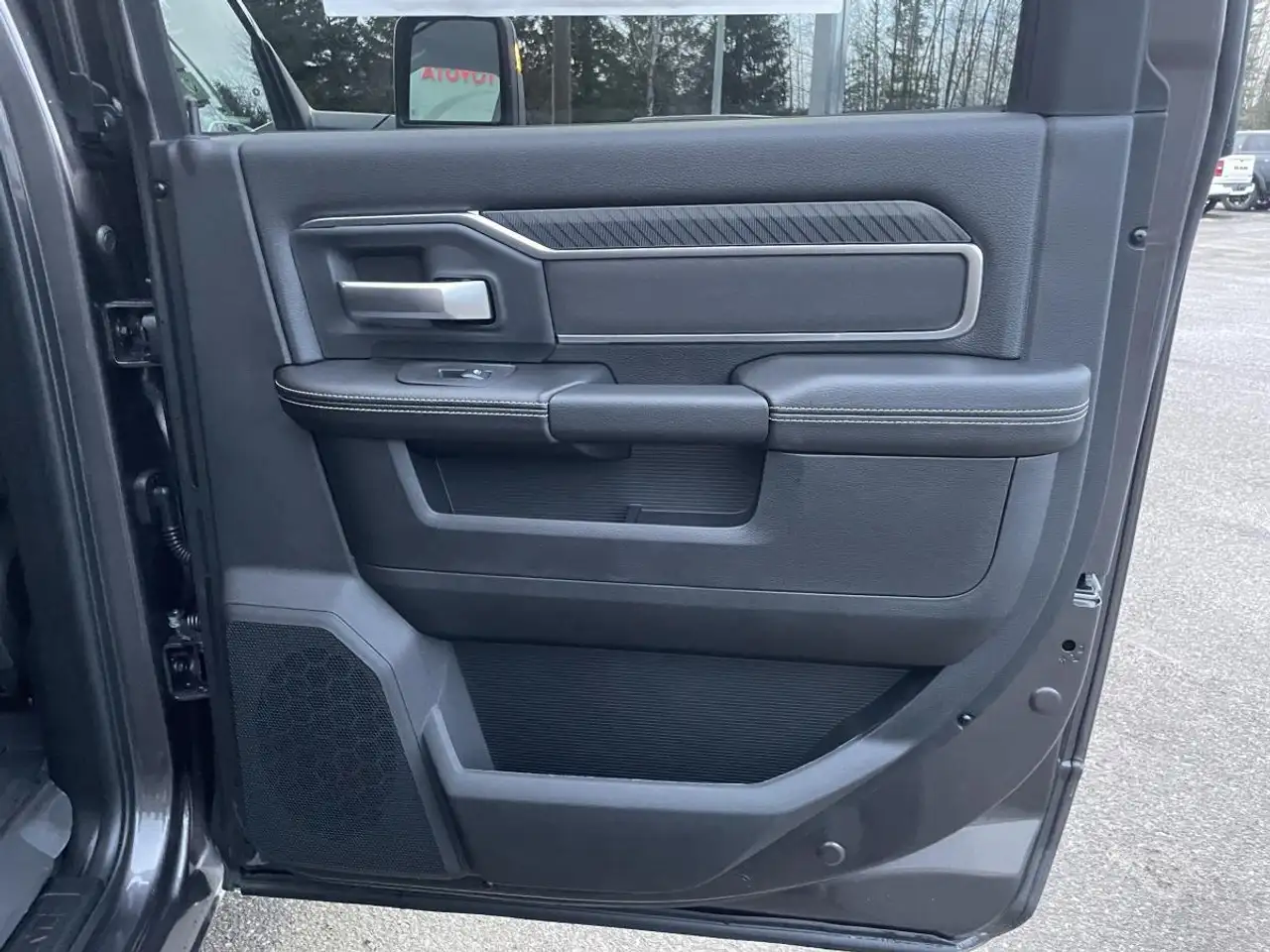 RAM 3500 снимка RAM 3500
