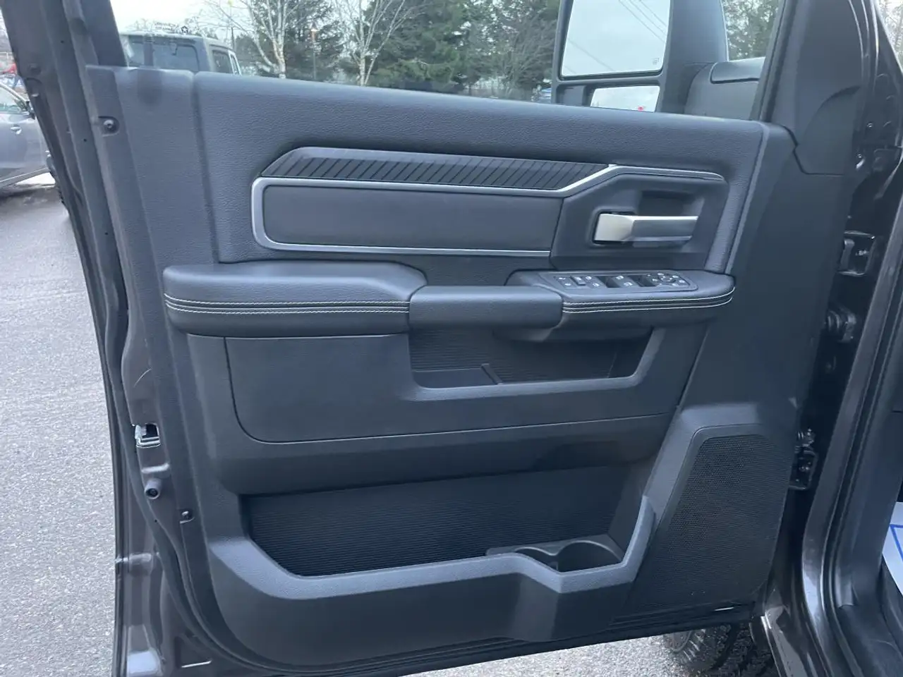 RAM 3500 снимка RAM 3500