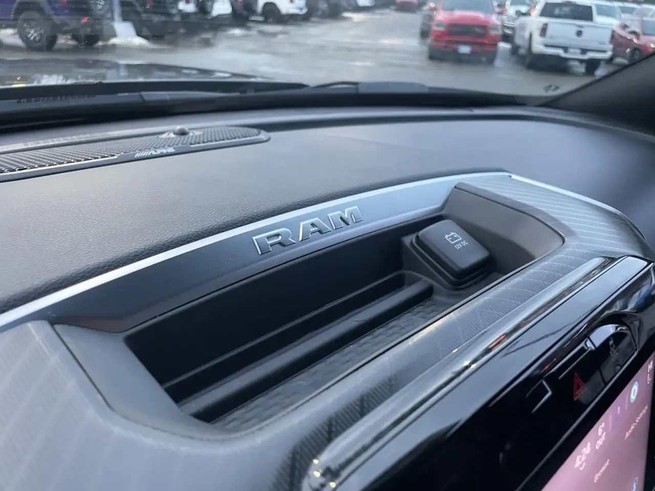 RAM 3500 снимка RAM 3500