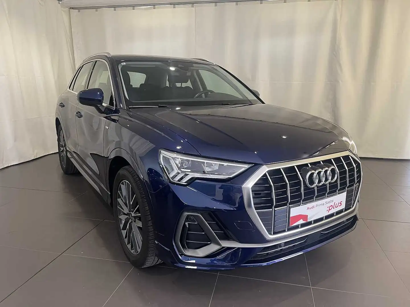 Audi Q3 2ª serie 35 TDI S tronic S line edition Blu/Azzurro - 1