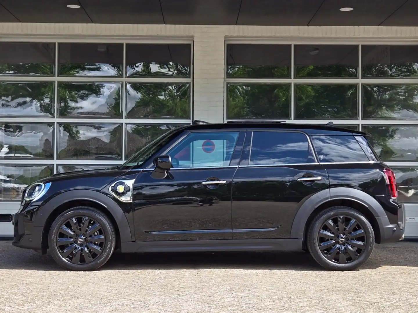 MINI Cooper SE Countryman 2.0 CO.S E ALL4 Yours I PANORAMA I LEDER I CAMERA Zwart - 2