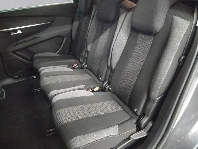 Peugeot 5008 view 13