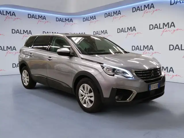 Peugeot 5008 view 7