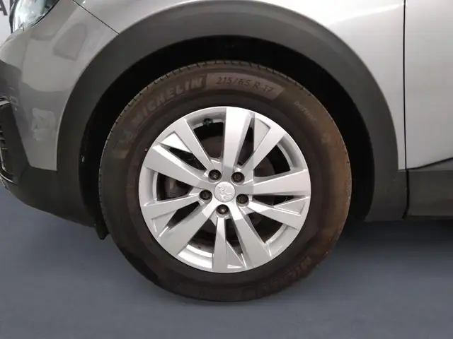 Peugeot 5008 view 9
