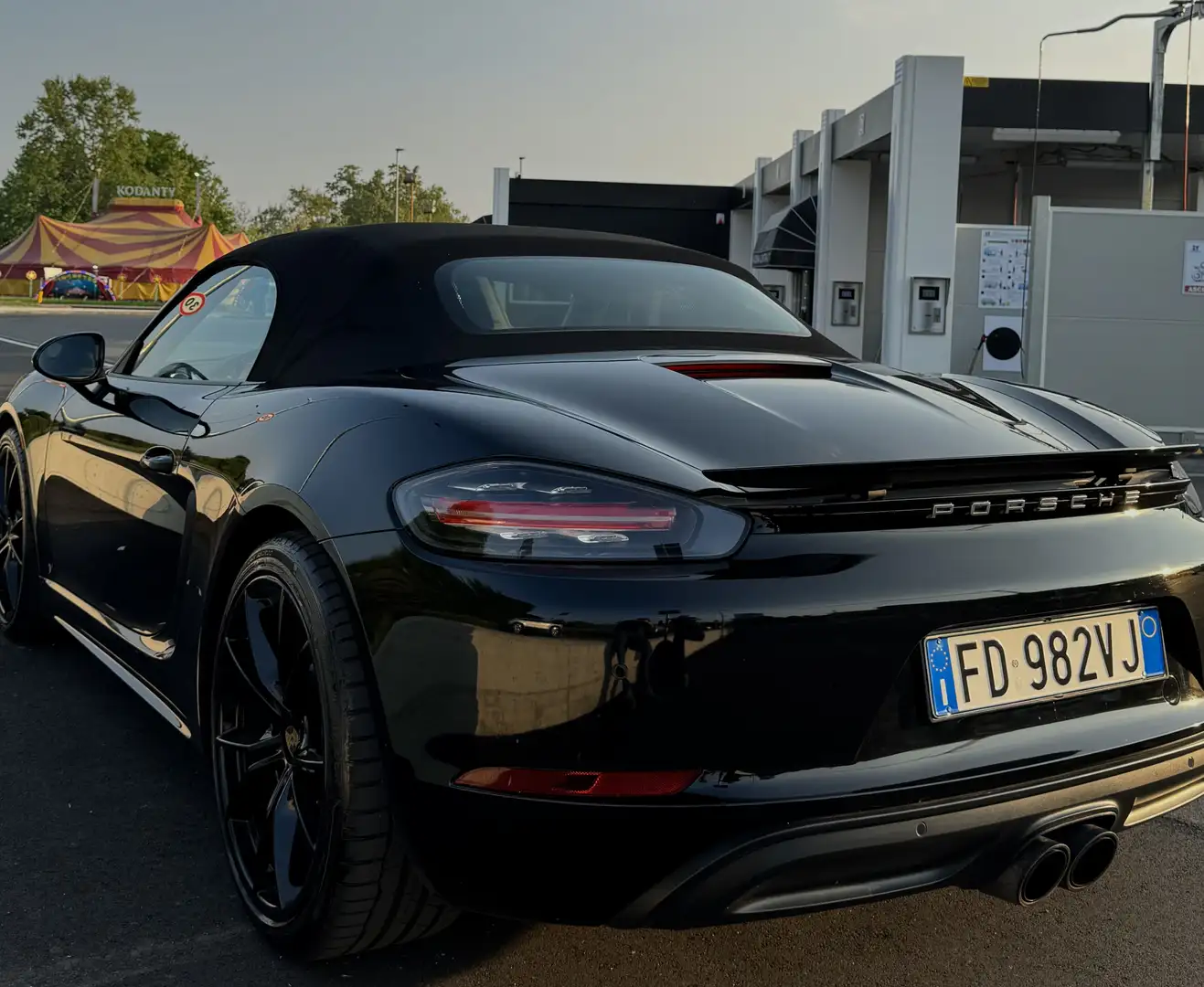 Porsche 718 Spyder Fekete - 2