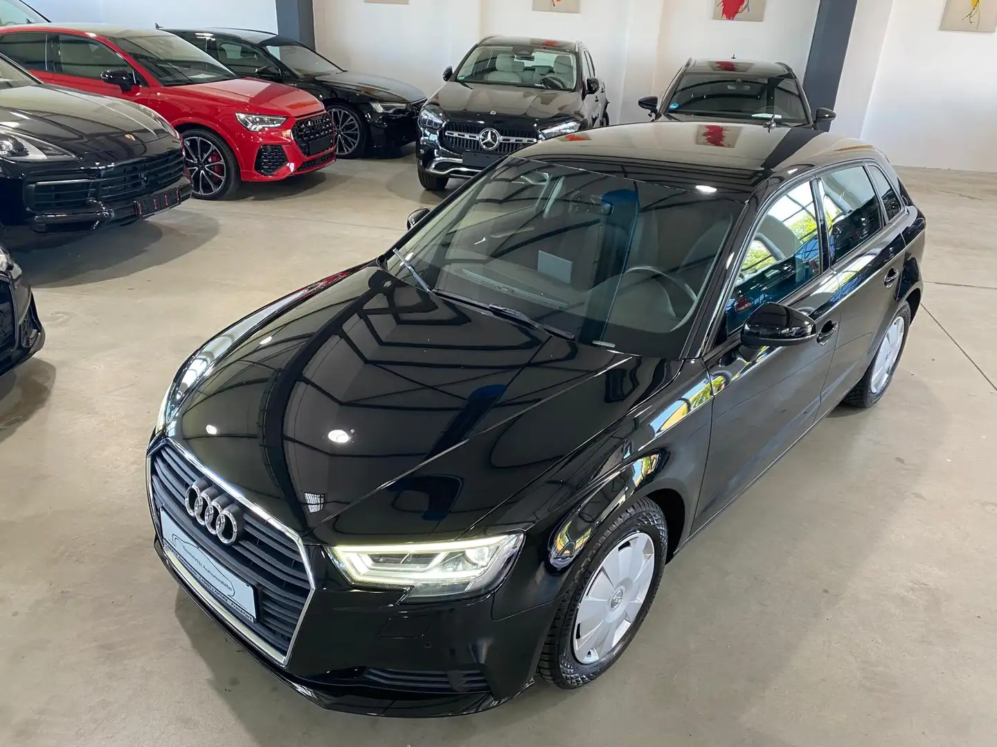 Audi A3 30 TDI Sportback Sportback/Navi/LED/SH/ Schwarz - 2