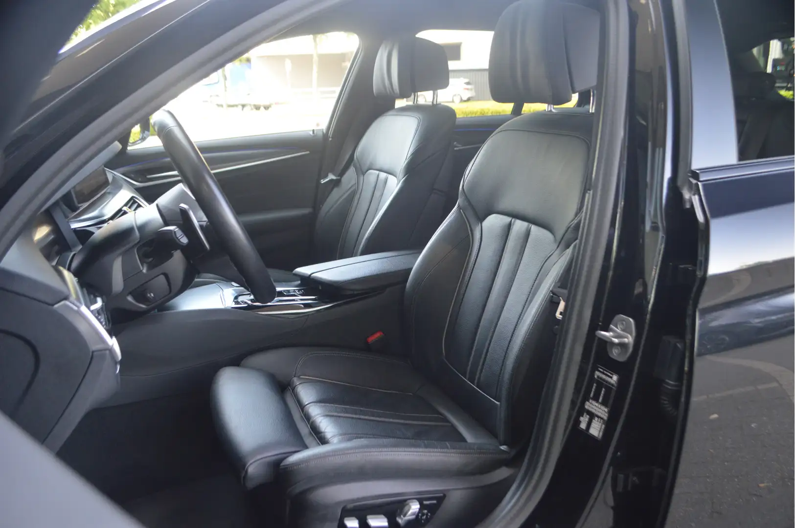 BMW 520 5 Serie Touring 520i High Executive M Sport Automa Negro - 2