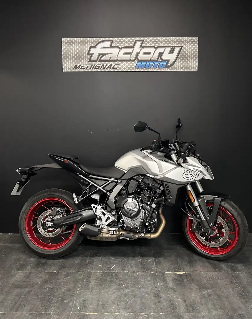 Suzuki GSX 8S Argent - 1