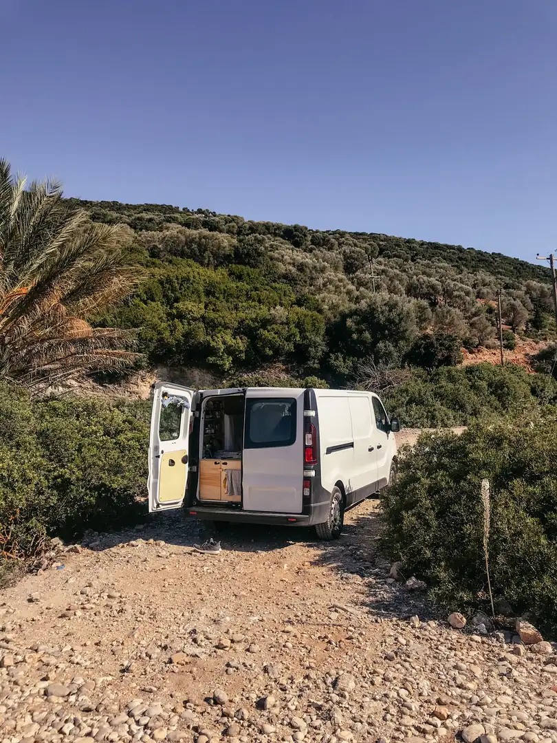Renault Trafic L2H1 Campervan | Wohnmobilzulassung | TÜV neu Weiß - 1