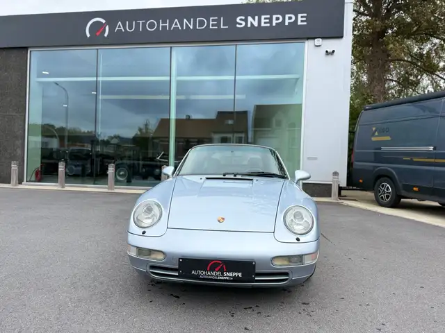 Porsche 911 view 2