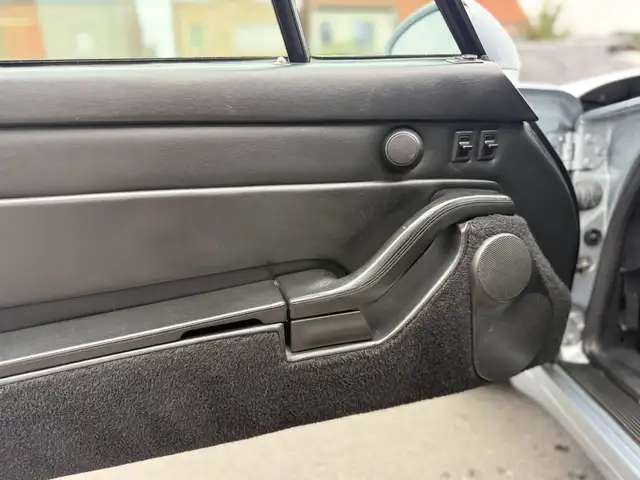 Porsche 911 view 12