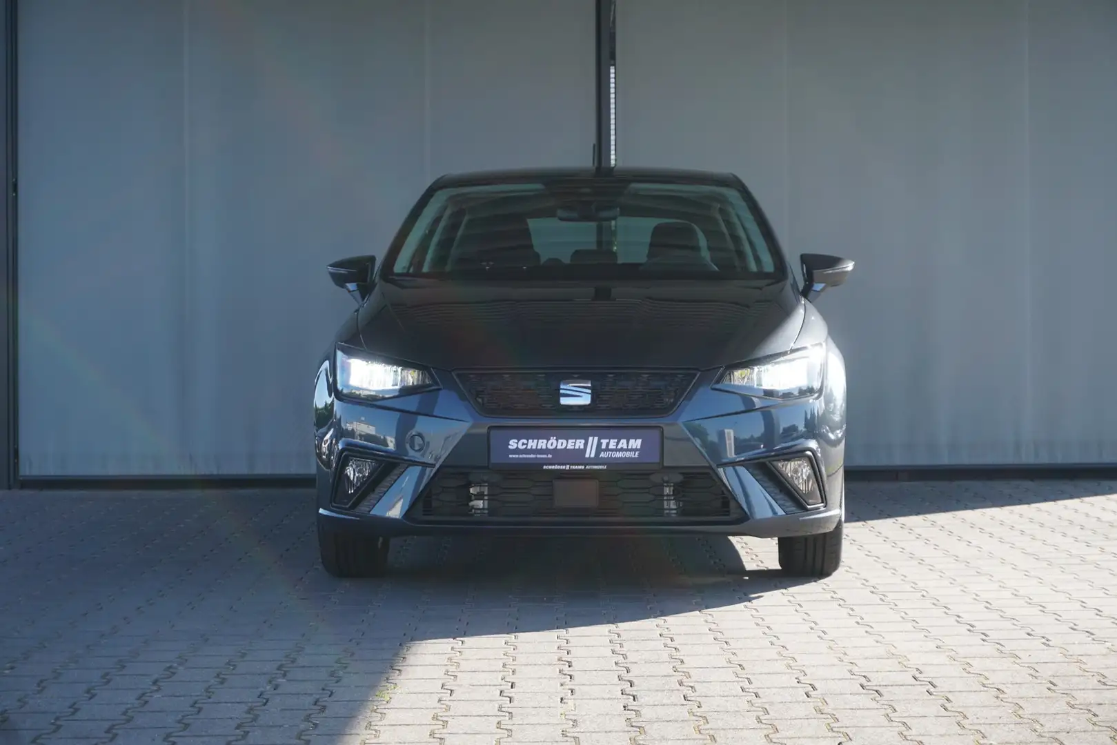 SEAT Ibiza 1.0 TSI DSG Style LED Grau - 2