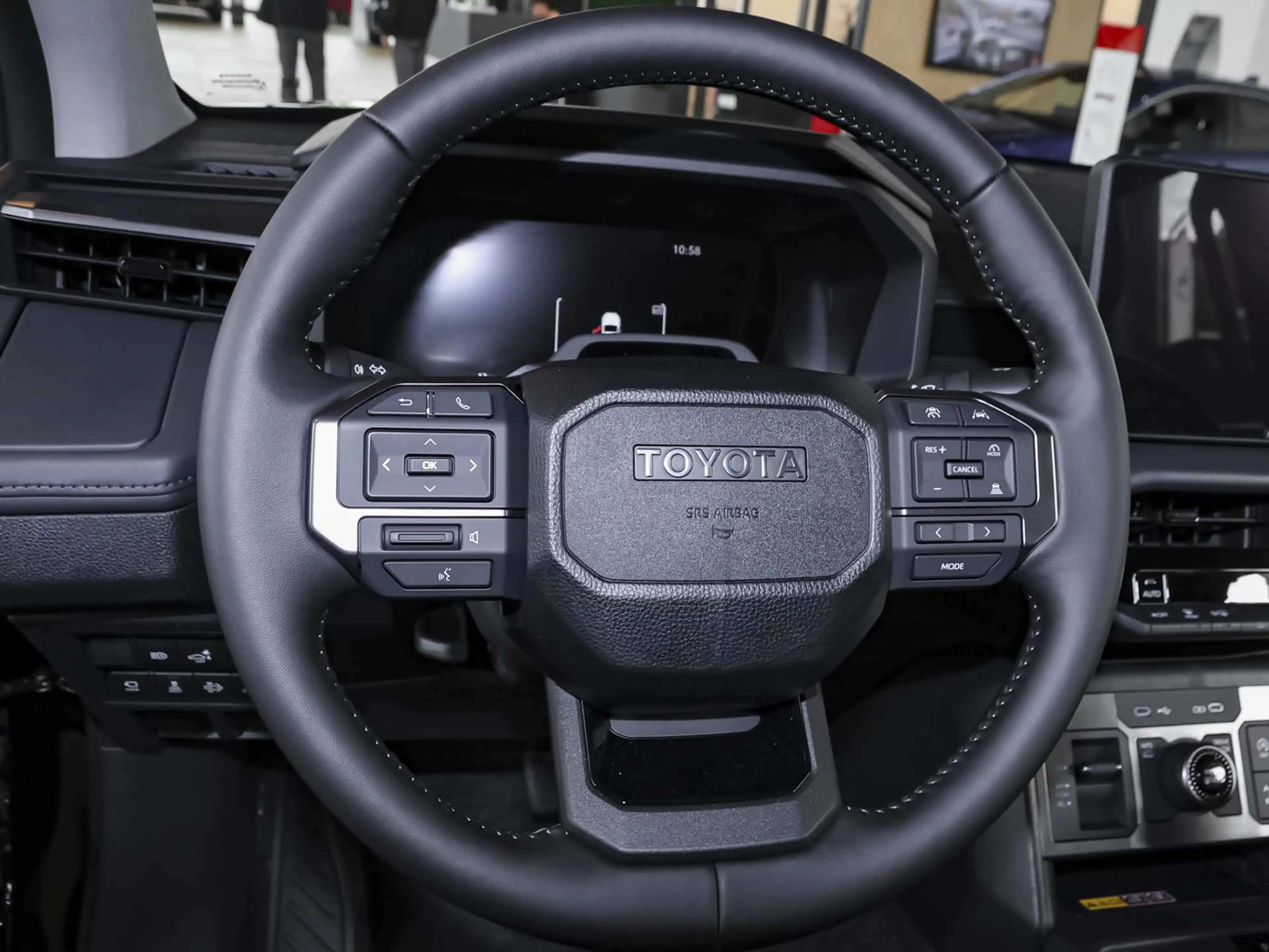 Toyota Hilux Double Cab Invincible 2,8L Diesel  Leder — photo 12