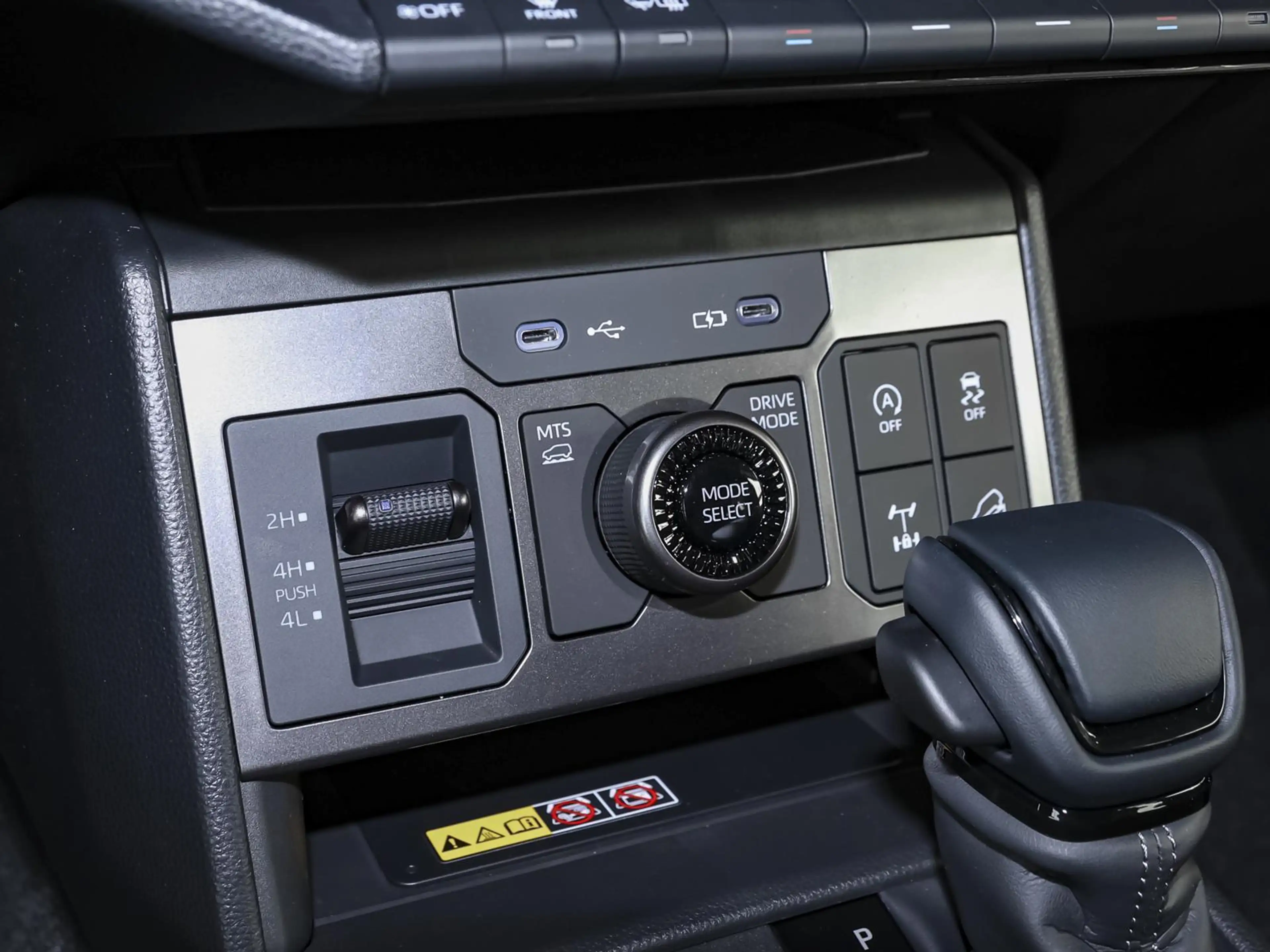 Toyota Hilux Double Cab Invincible 2,8L Diesel  Leder — photo 6