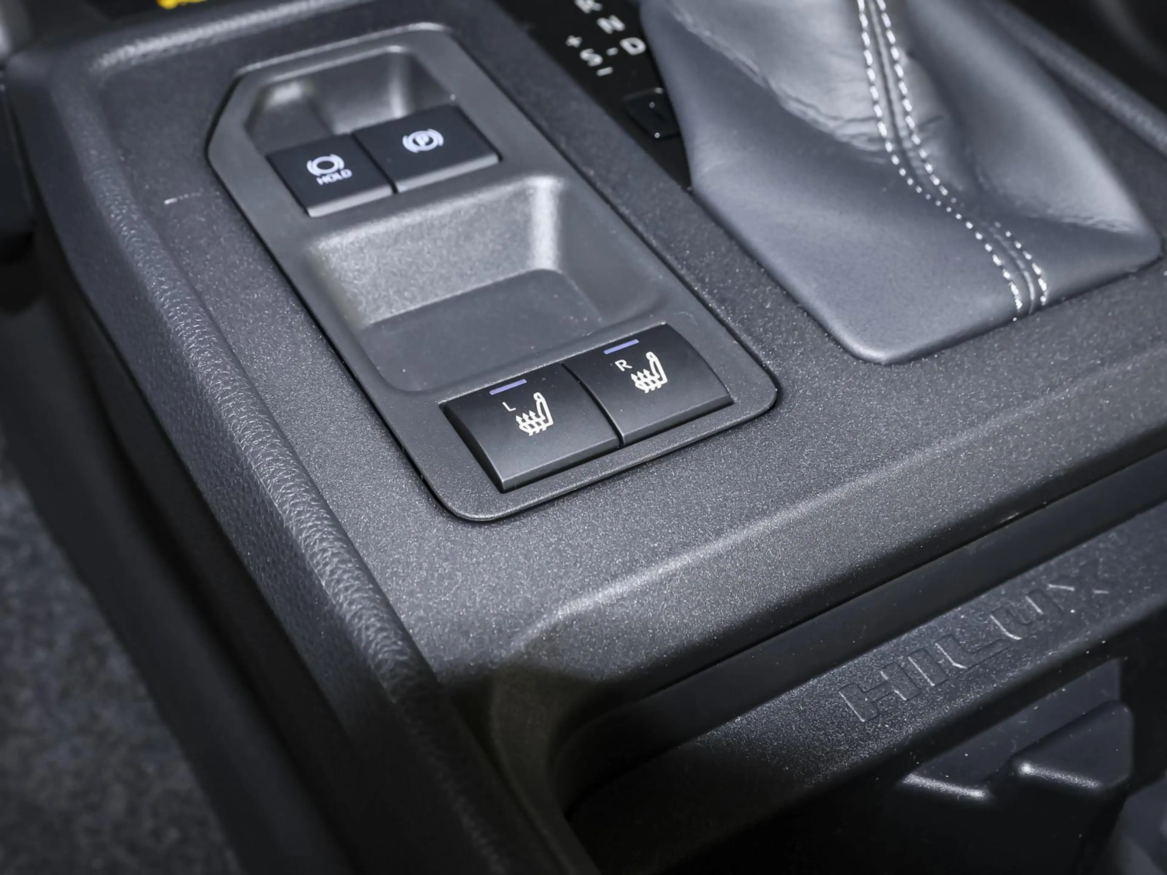 Toyota Hilux Double Cab Invincible 2,8L Diesel  Leder — photo 13